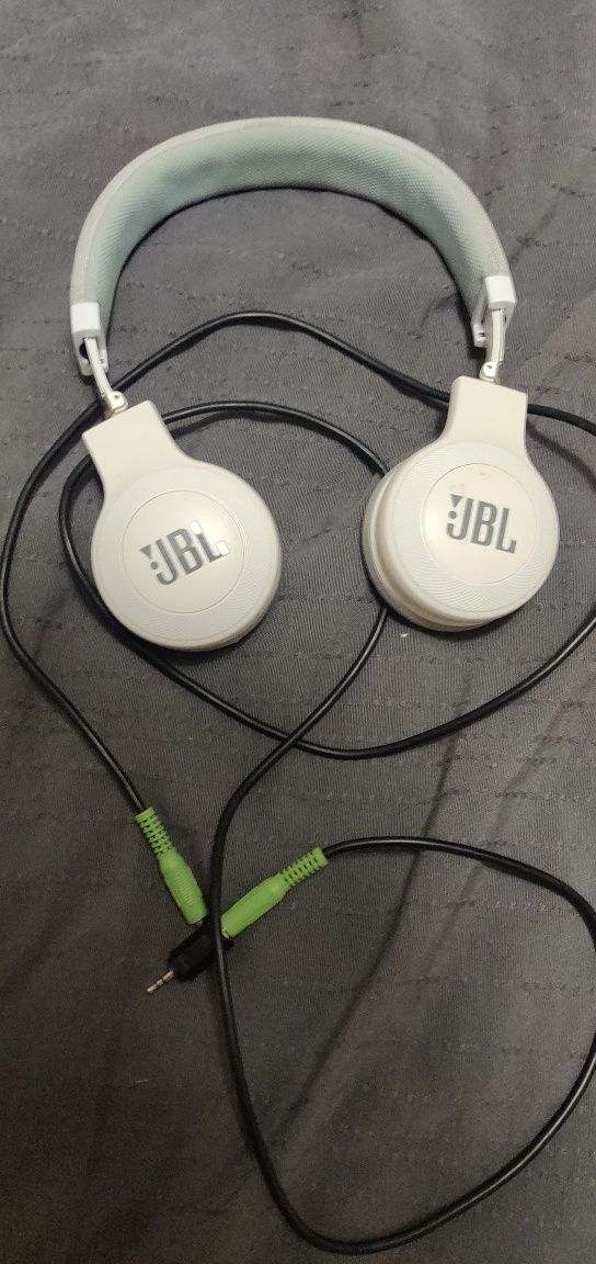 Słuchawki przewodowe JBL E35 białe Jack kabel nauszne