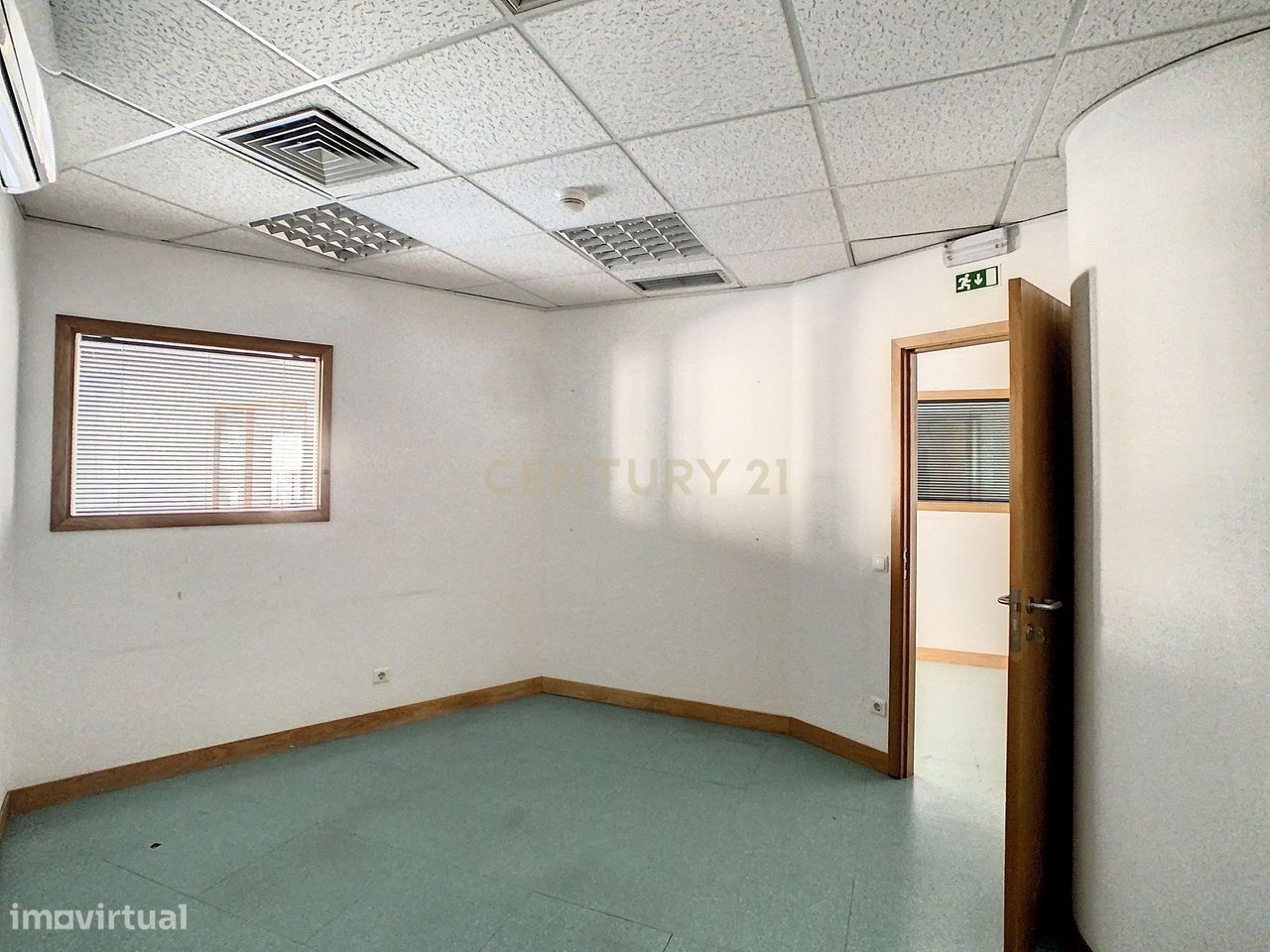 Escritório com 340 m2 na Av. Columbano Bordalo Pinheiro, Lisboa