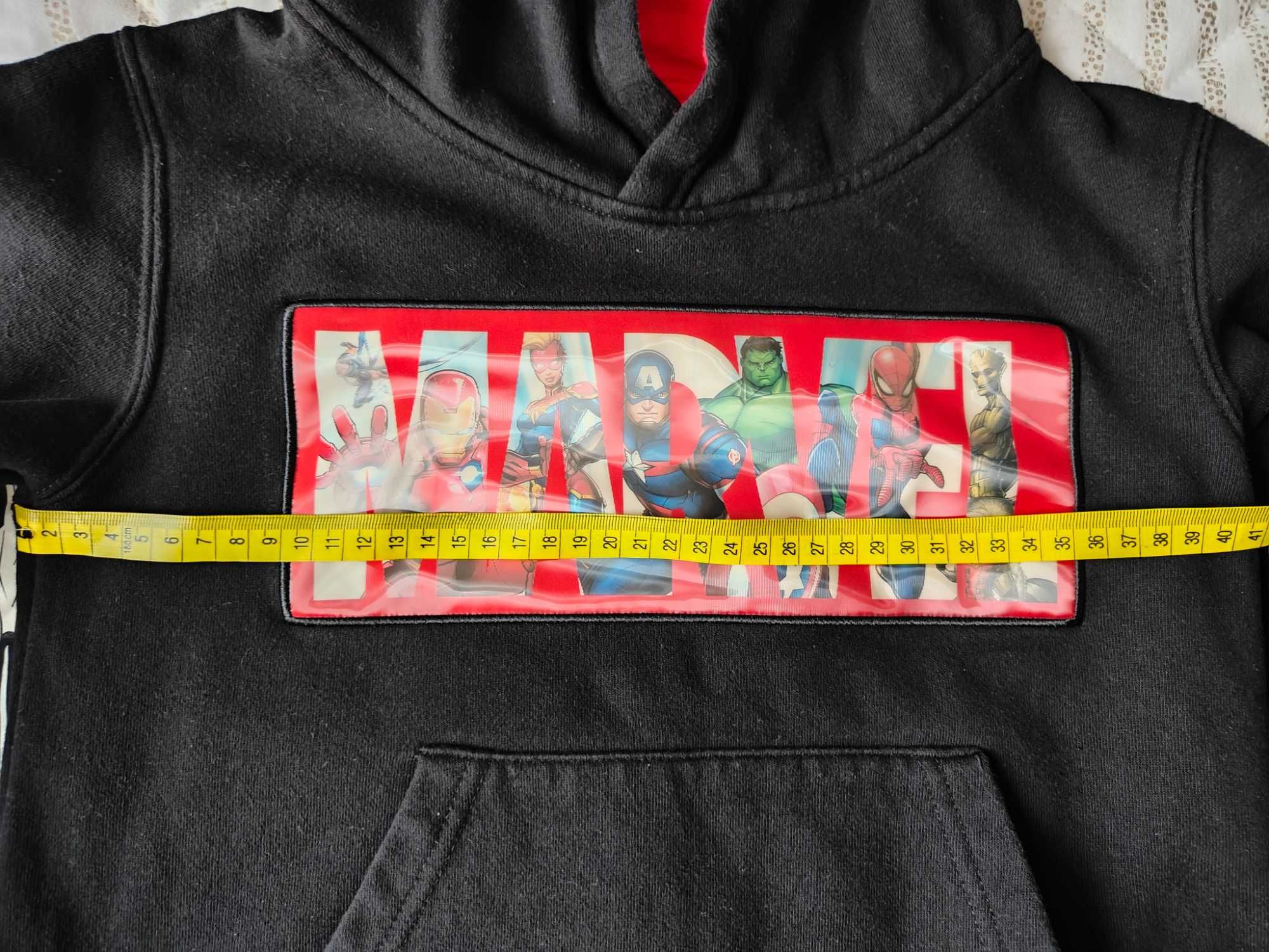 Bluza i koszulka Marvel, 128