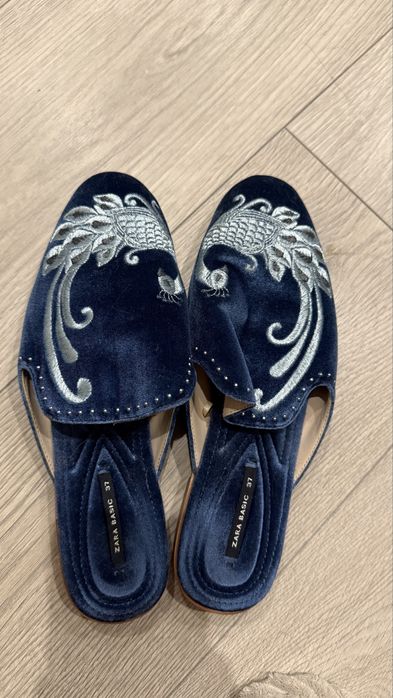 Мюлі (або капці для дому) zara