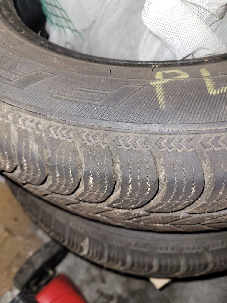 Komplet opon zimowych 185/65r15, jeżdżone jeden sezon Dębica frigo