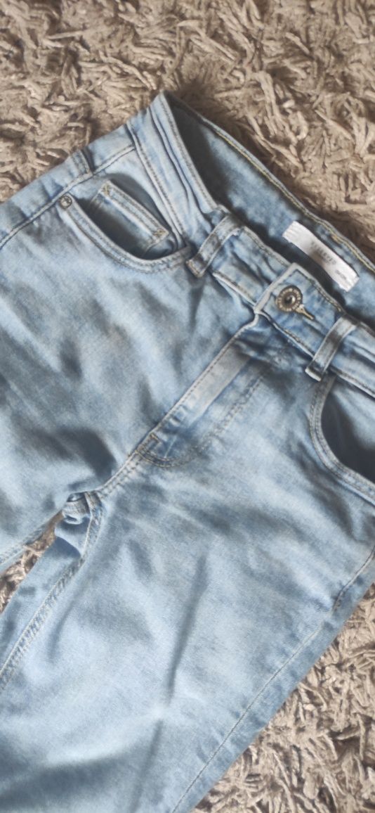 Reserved jeansy dżinsy dla chłopca rozmiar 134cm