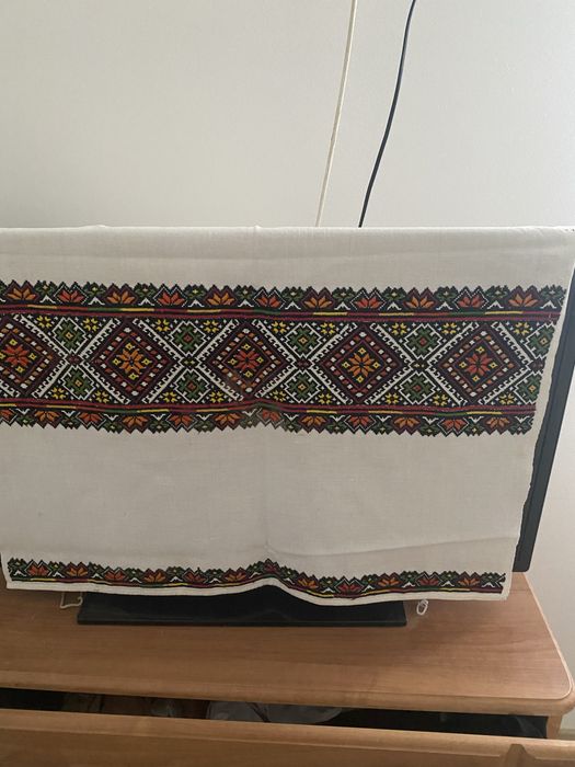 Вишиванка на телевізор