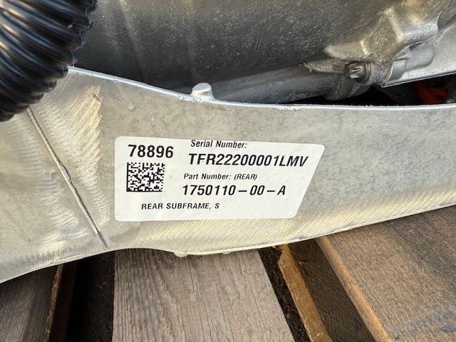 Tesla Model S Silnik elektryczny kompletny z zawieszeniem
