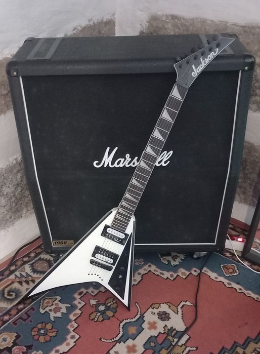 Super preço! Guitarra Jackson JS32T Rhoads