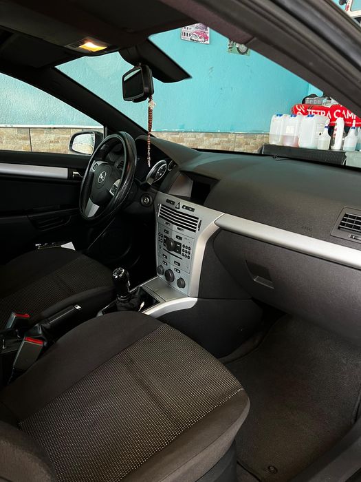 Opel Astra 1.7 GTC
