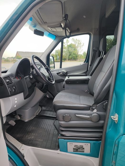 Wynajem busa VW Crafter 9-osobowy | Wyjazdy | Transport | Wakacje