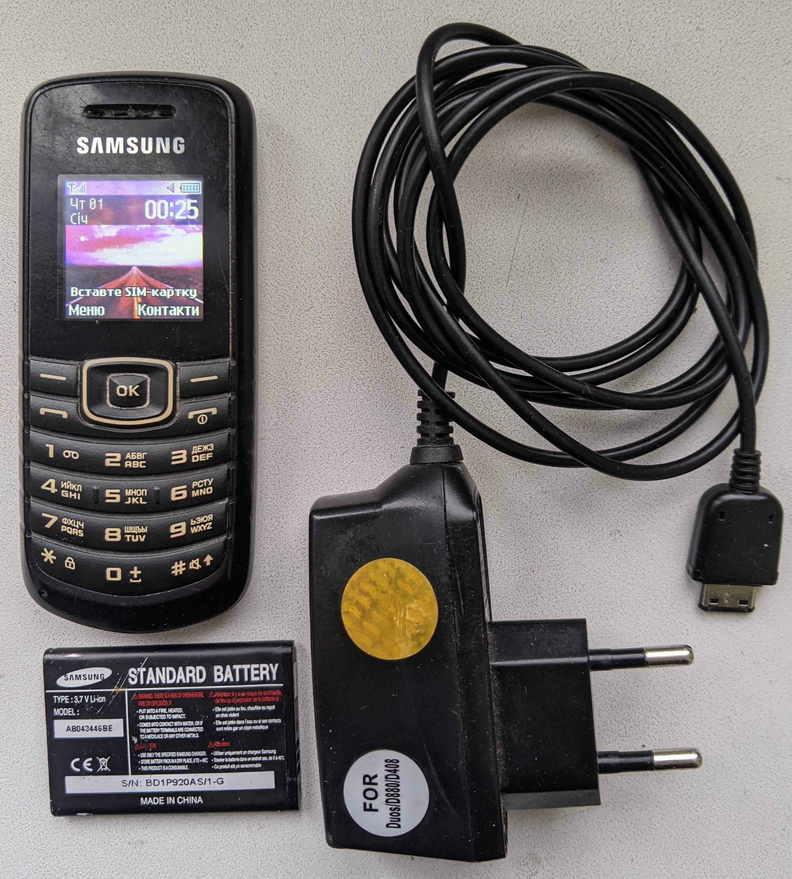 Телефон Samsung Е-1080і з рідною зарядкою