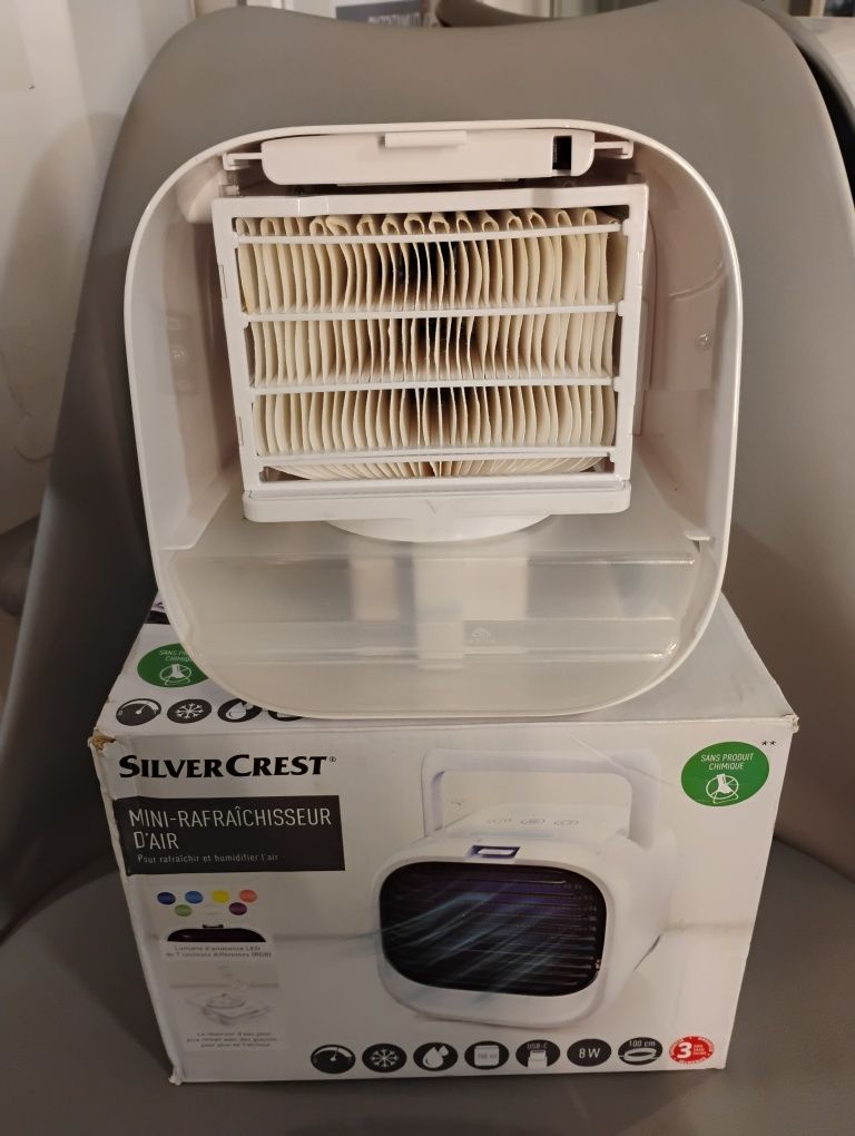 Nowy mini wentylator chłodzący i nawilżający powietrze