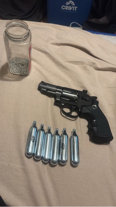 Vendo revolver boner 708  esfera de aço