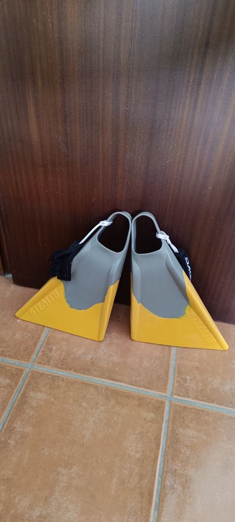Pés de pato Stealth S2