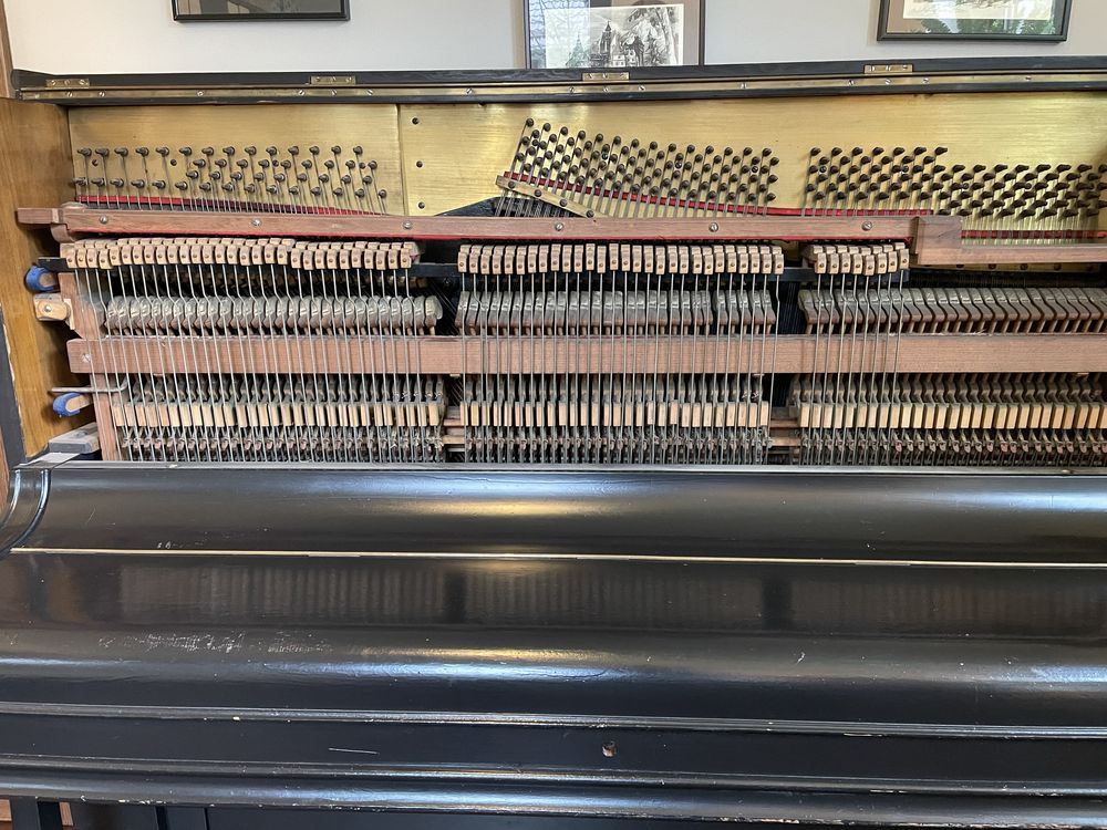 Zabytkowe pianino J. Grosspietsch Breslau