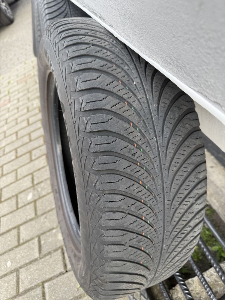 Cztery opony całoroczne  R 17 225/65 102H  Goodyear vector 4 season