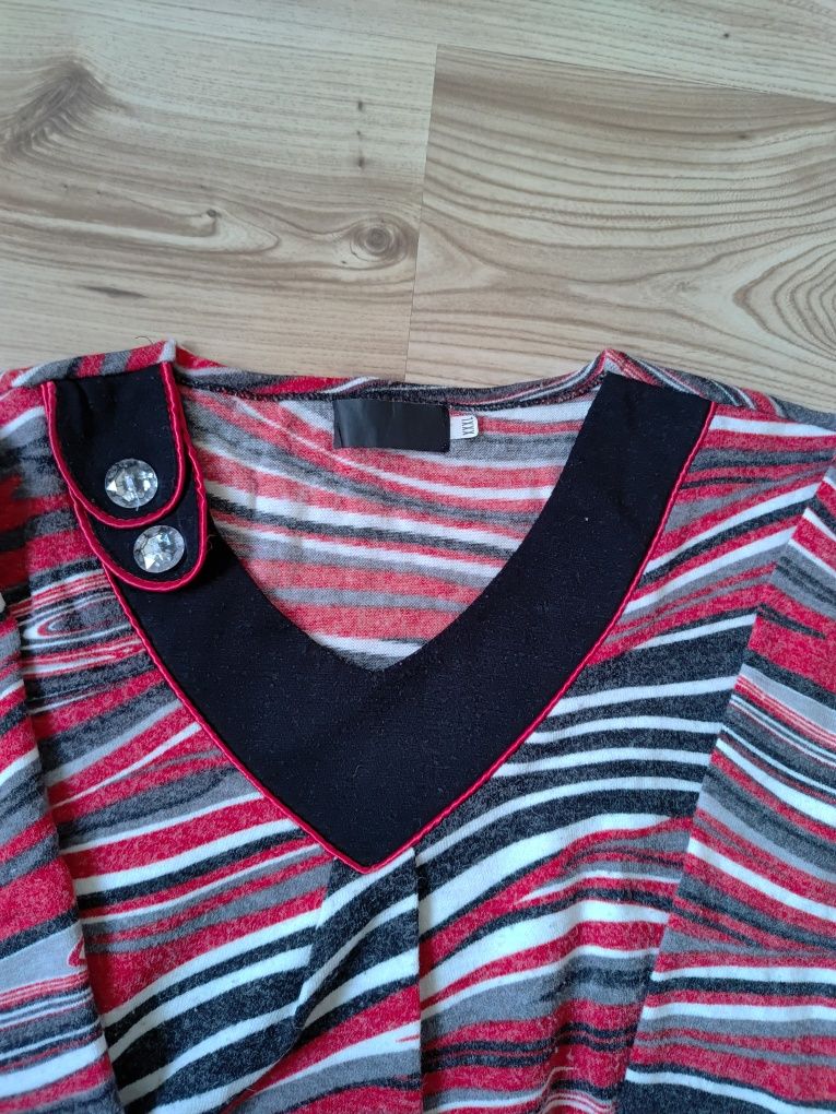 Elegancka bluzka sweterek z cyrkoniami w serek duży rozmiar 48