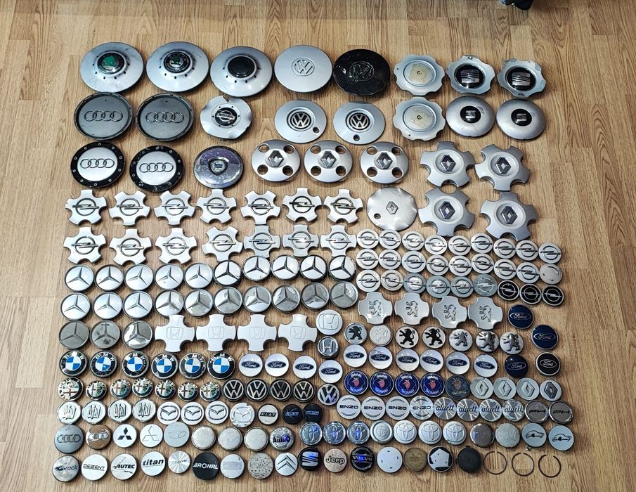 Ковпачки заглушки кришечки на титани на диски на машину