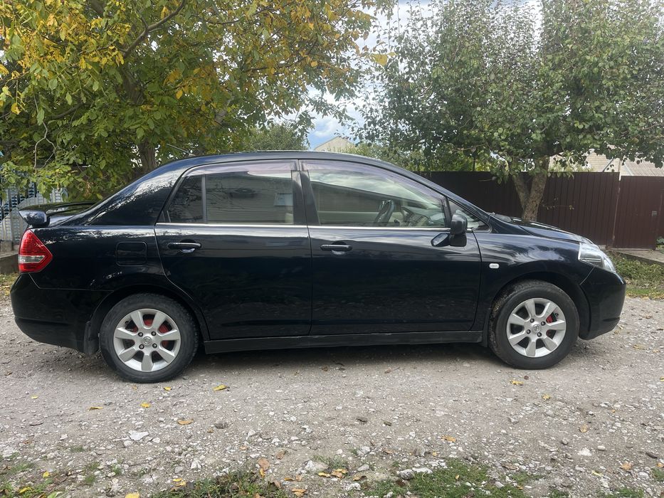 Nisan Tiida автомат 1.6