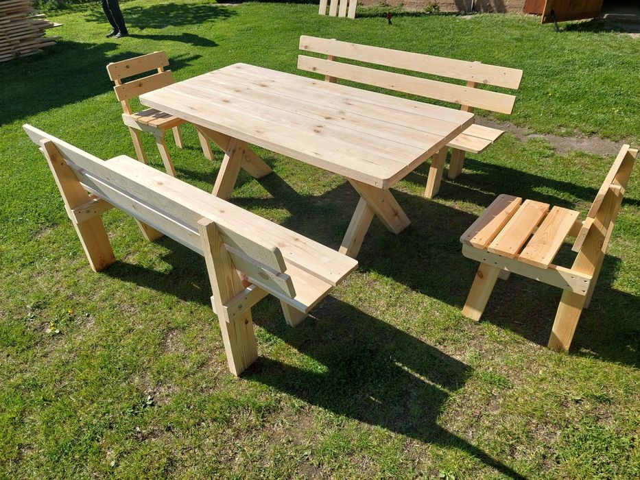 Meble ogrodowe stół z ławkami