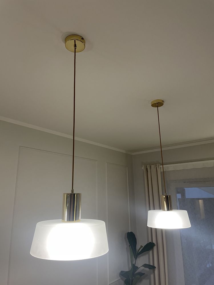 Dwie lampy wiszące nad stół szklane