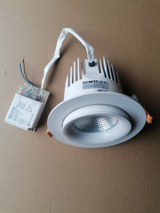 Lampy led sufitowe wpuszczane i ewakuacyjne