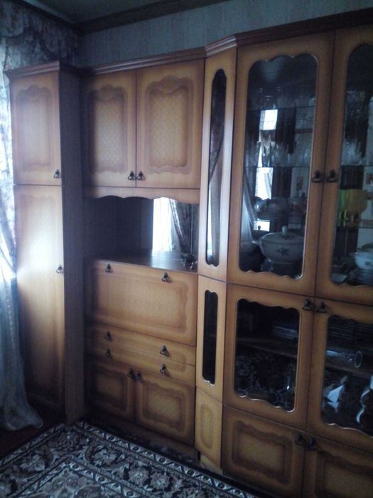 Продам гарнітур в залу в роздріб або в зборі
