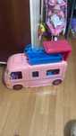 Caravana da Barbie com piscina