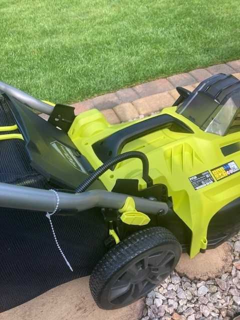Ryobi Kosiarka akumulatorowa 36V Max Power 40 cm RLM36X41HG