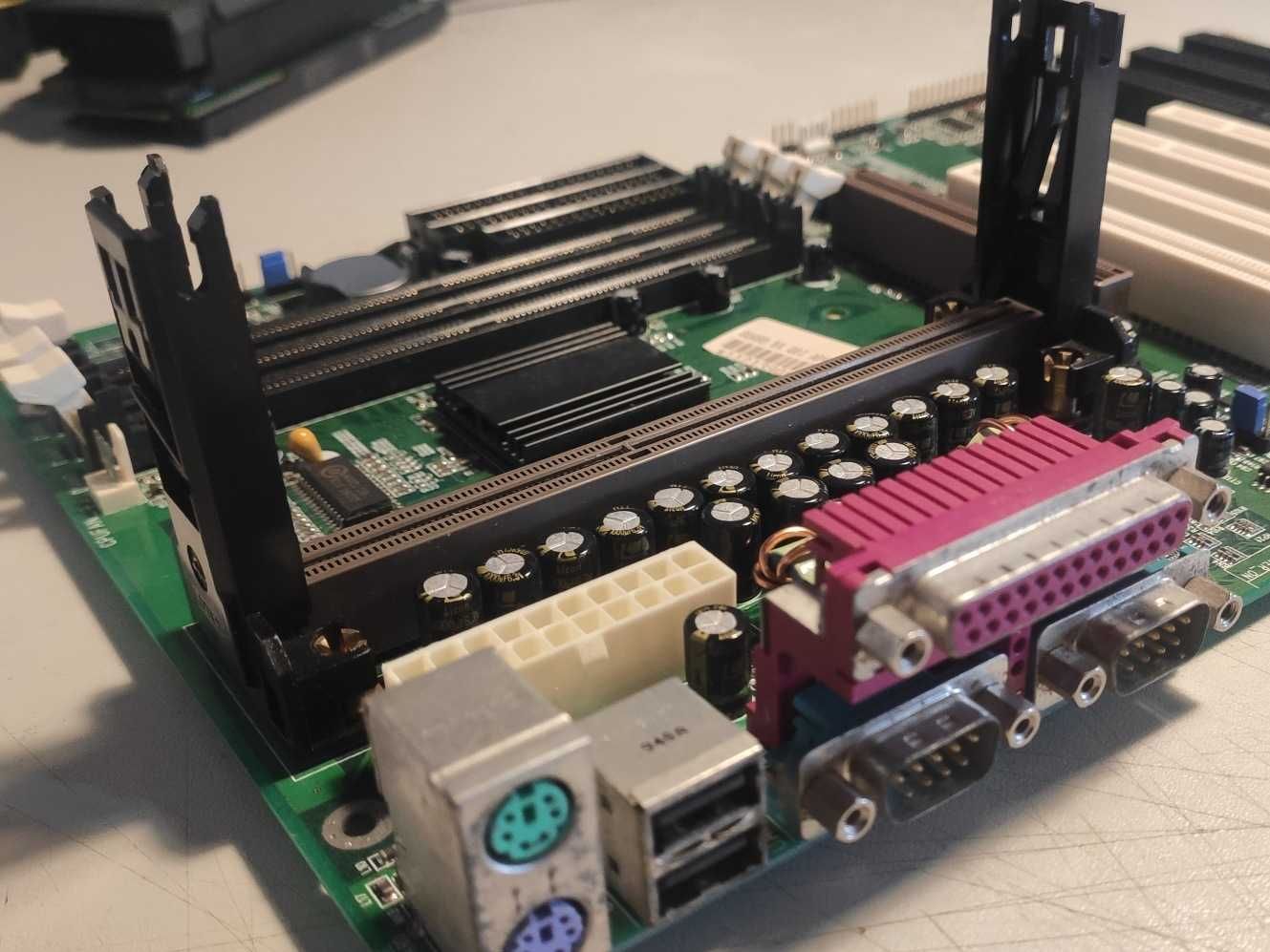 MB Slot 1 Pentium II/III QDI Advance 5 P6V693A/A5/133E 2.0