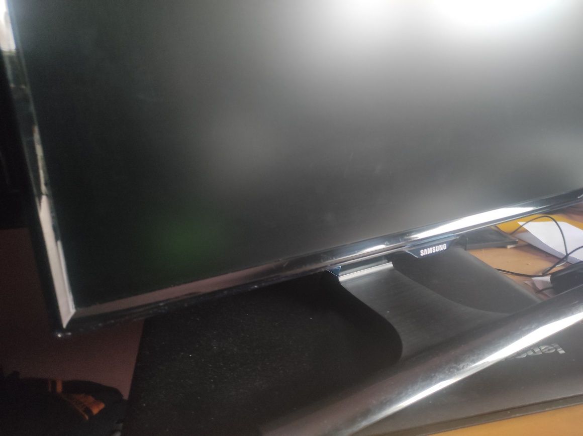 Monitor Samsung LS24e390 23.6 cale