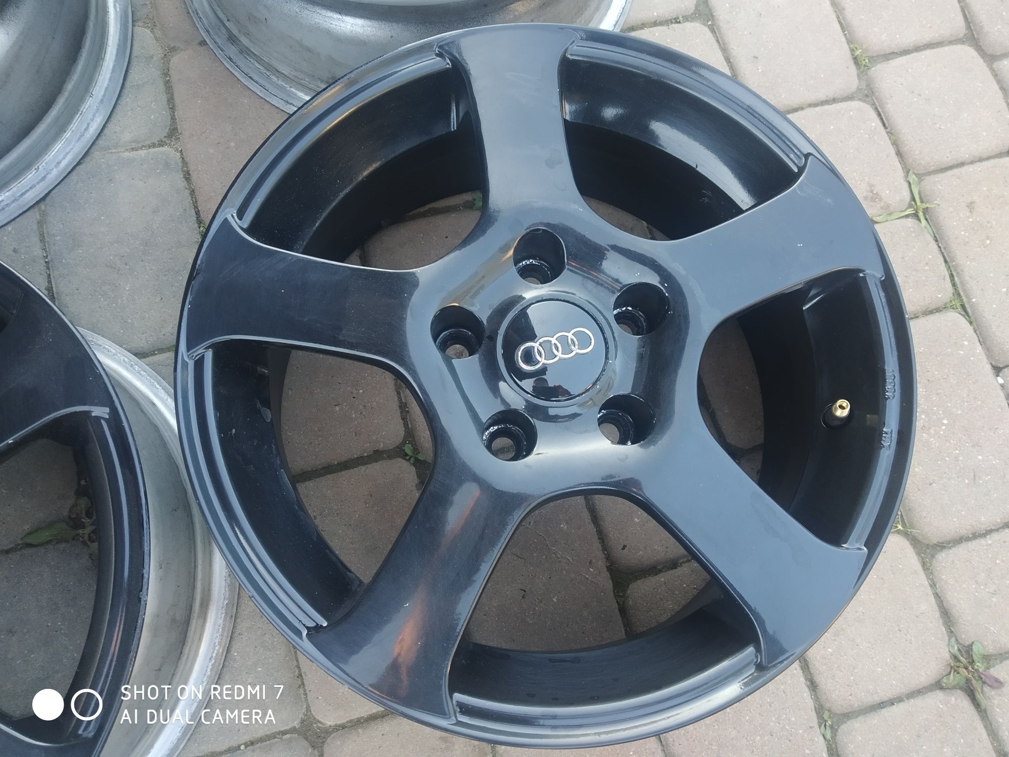 Felgi aluminiowe R15  5x112 Et35 VW Audi Mercedes