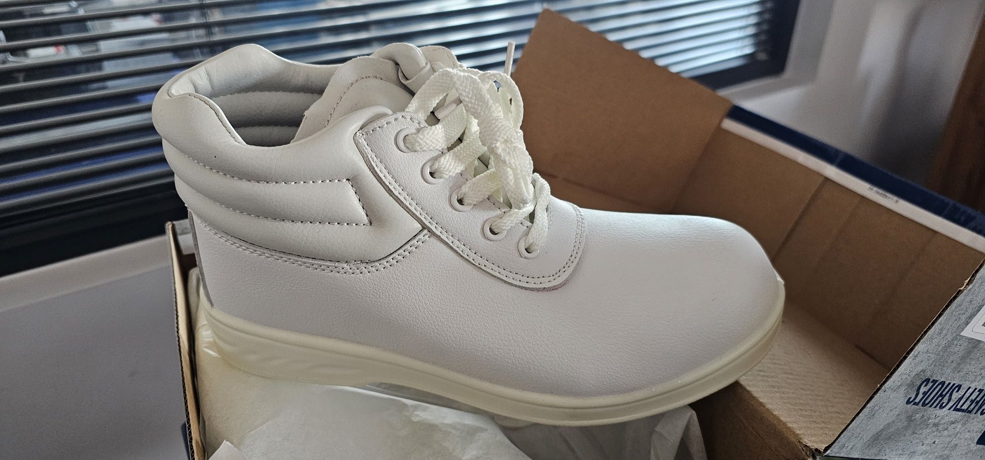 Buty robocze buty ochronne białe Burgia Sauerland