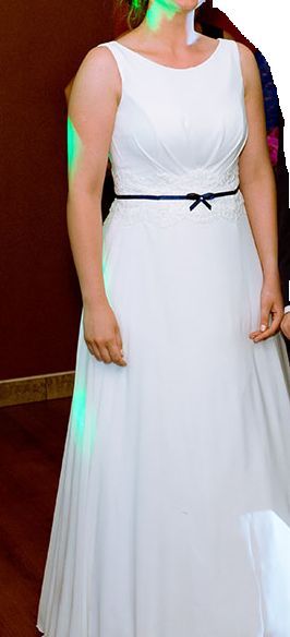 Suknia ślubna 42/44 + gratis