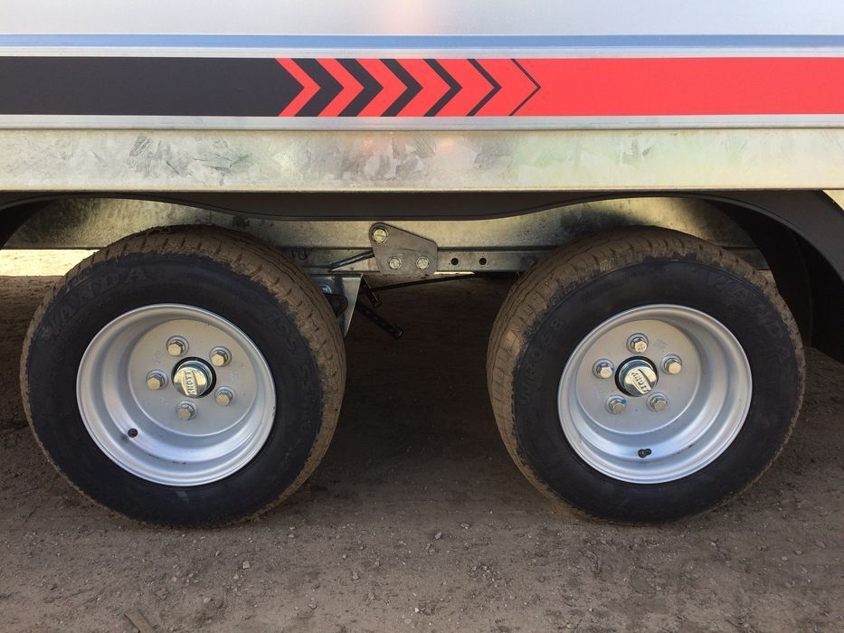 Przyczepa LORRIES laweta uchylna PLB27-4521 burty 4,5 DMC 2700 dostawa