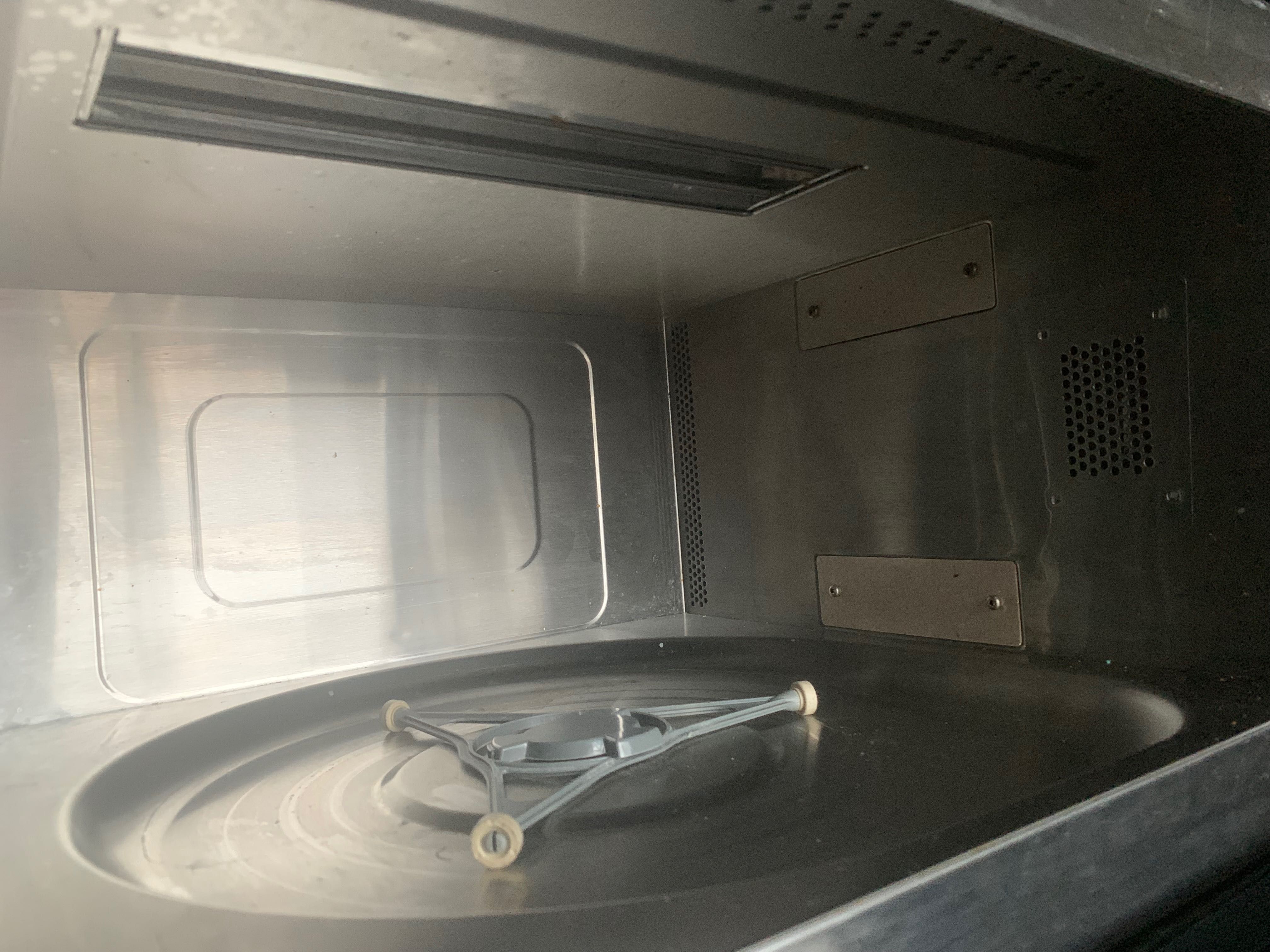 Мікрохвильова піч Whirlpool AMW 730/NB/SD по запчастинам