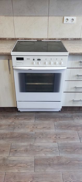 Продам електроплиту. 60 на 60 см.