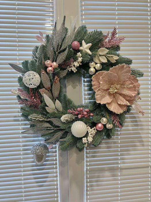 Новорічний віночок на двері