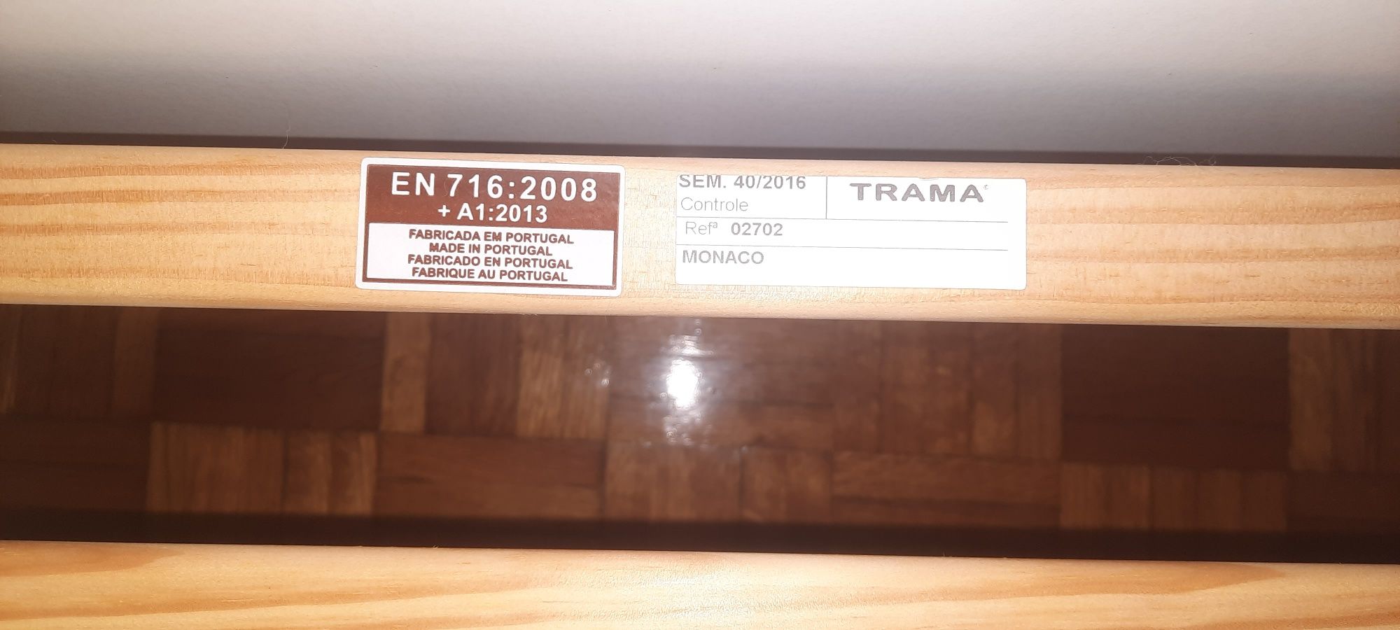 Vendo cama Trama, linha Mónaco 60x120