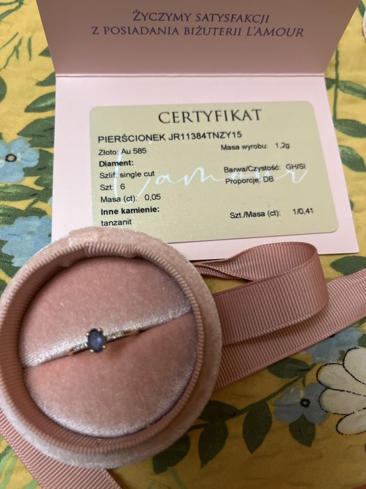 Zloty pierścień AU585