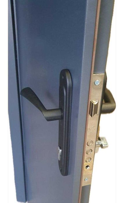 Двері для тамбура, під'їзду, квартири