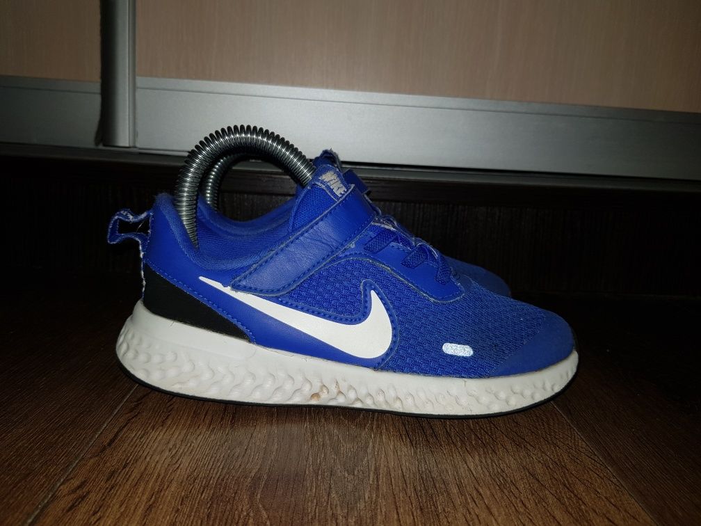 Nike Revolution ( оригінал) 30 розмір