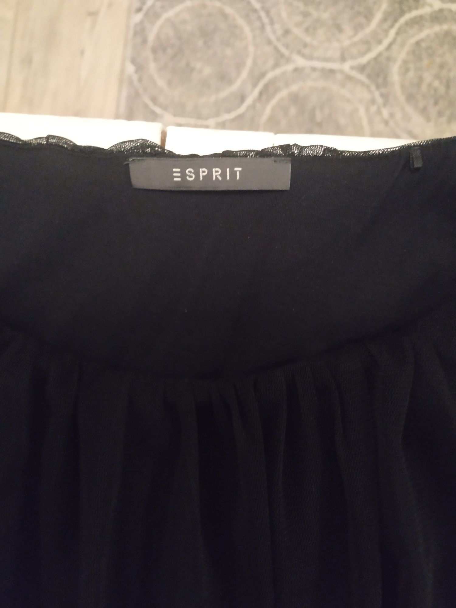 Czarna sukienka M Esprit tiulowa