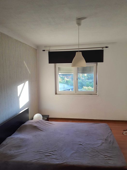 Arrendo quarto com casa de banho privativa