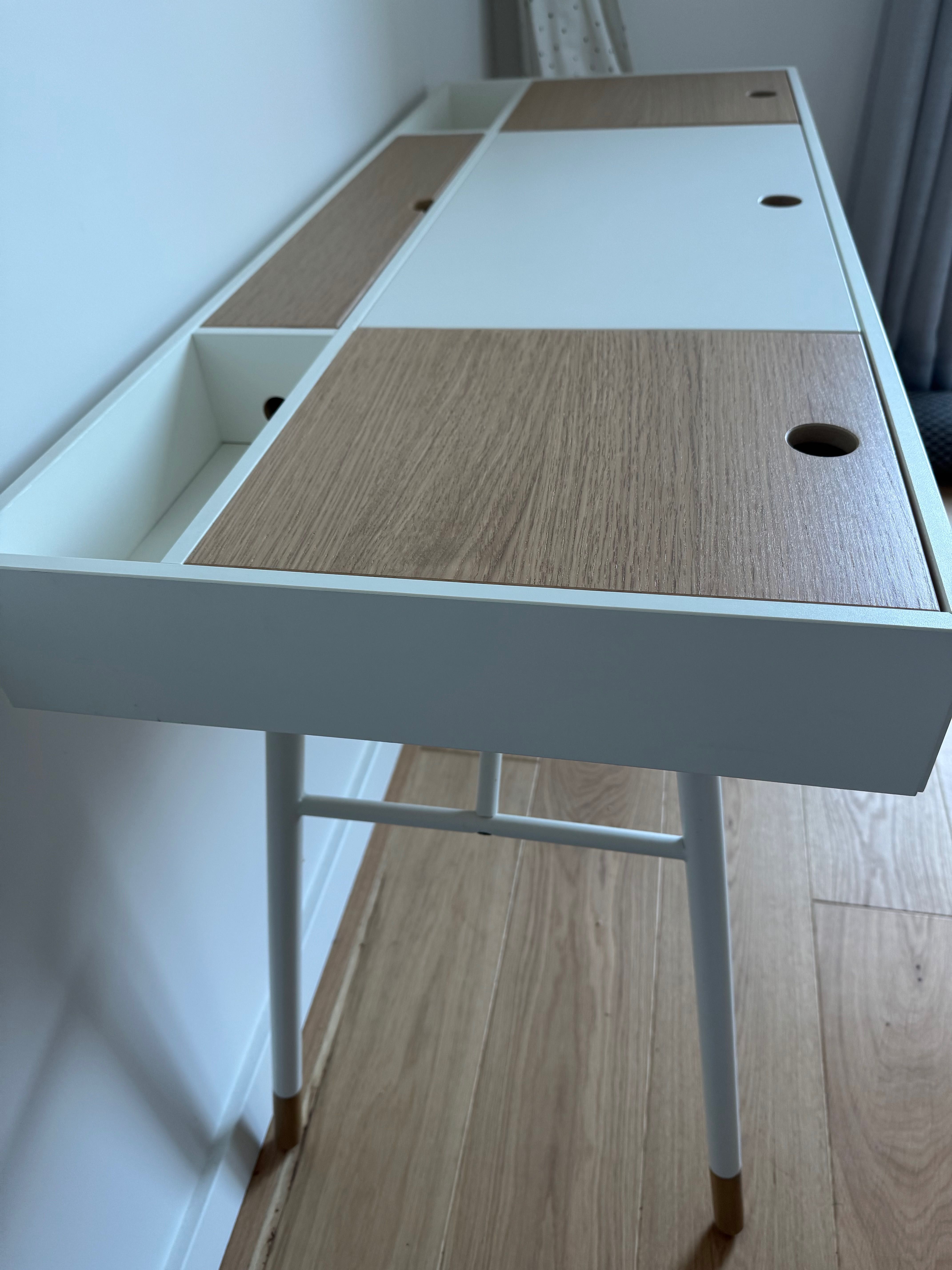 Secretária Cupertino BoConcept em estado novo