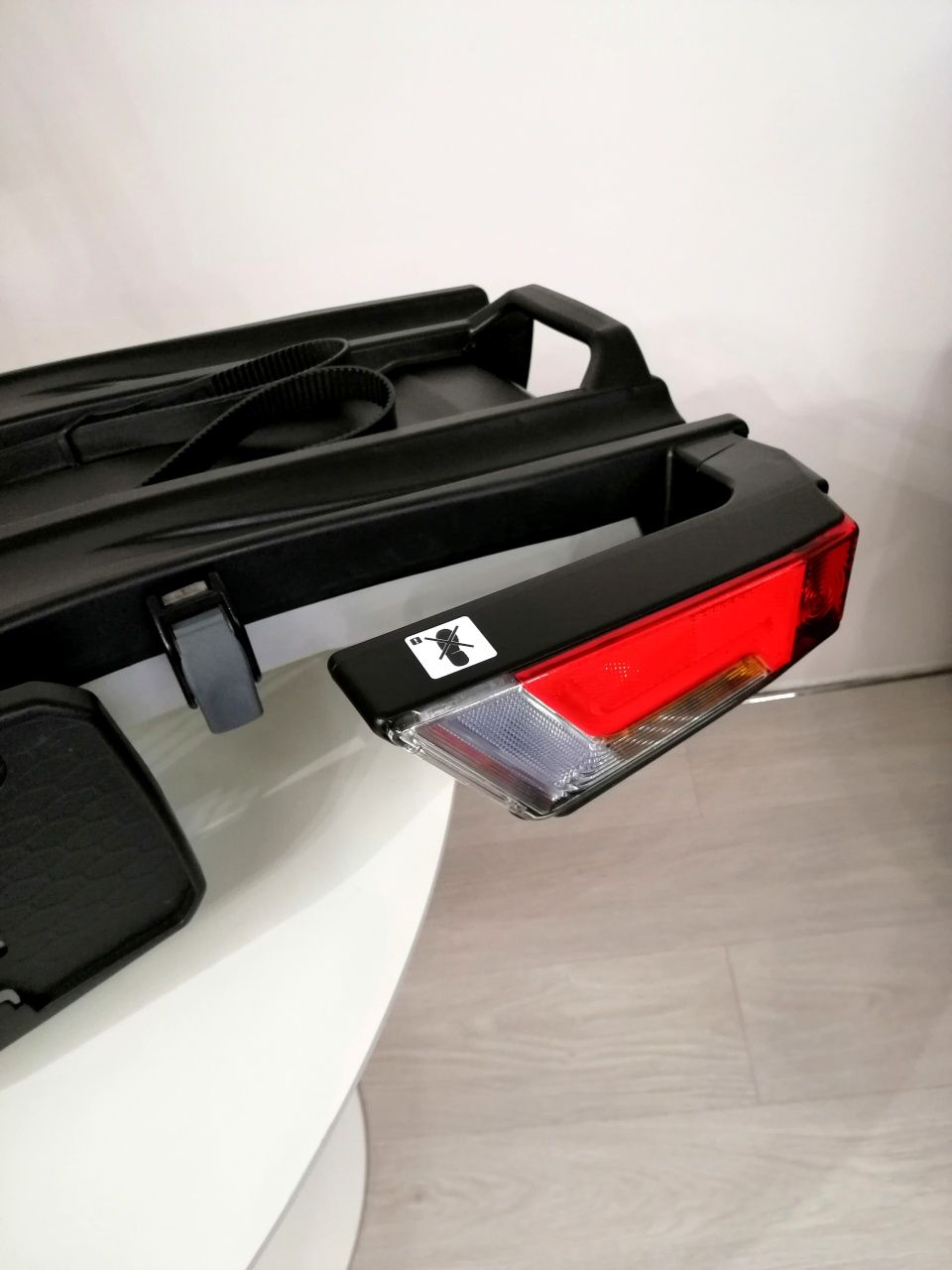 Bagażnik rowerowy na hak THULE EasyFold XT 933.   NA DWA ROWERY