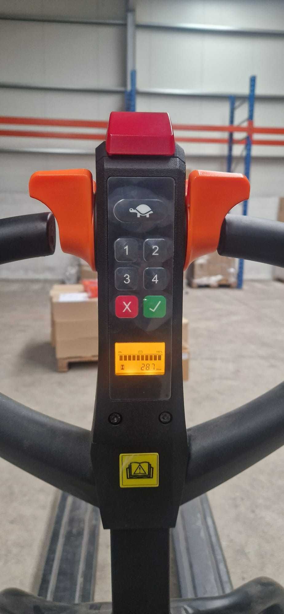 Empilhador Elétrico