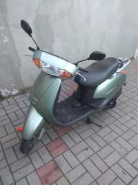 Скутер Honda 100