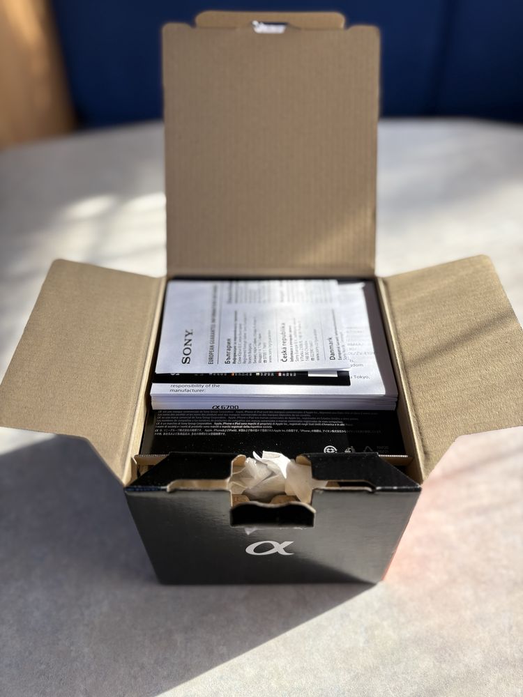Fabrycznie NOWY Aparat SONY A6700 body - oryginalny komplet