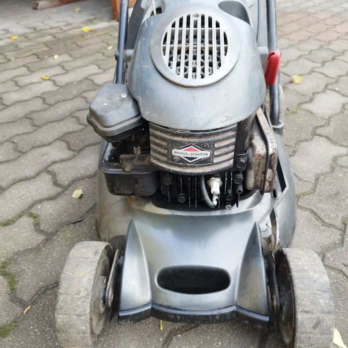 Kosiarka z silnikiem briggs&stratton uszkodzona