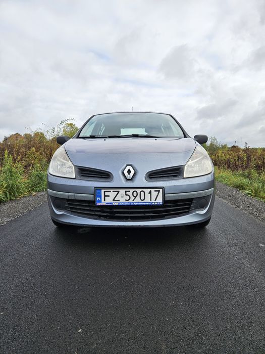 Renault Clio 1.2, klima, opłaty na rok. 2007r