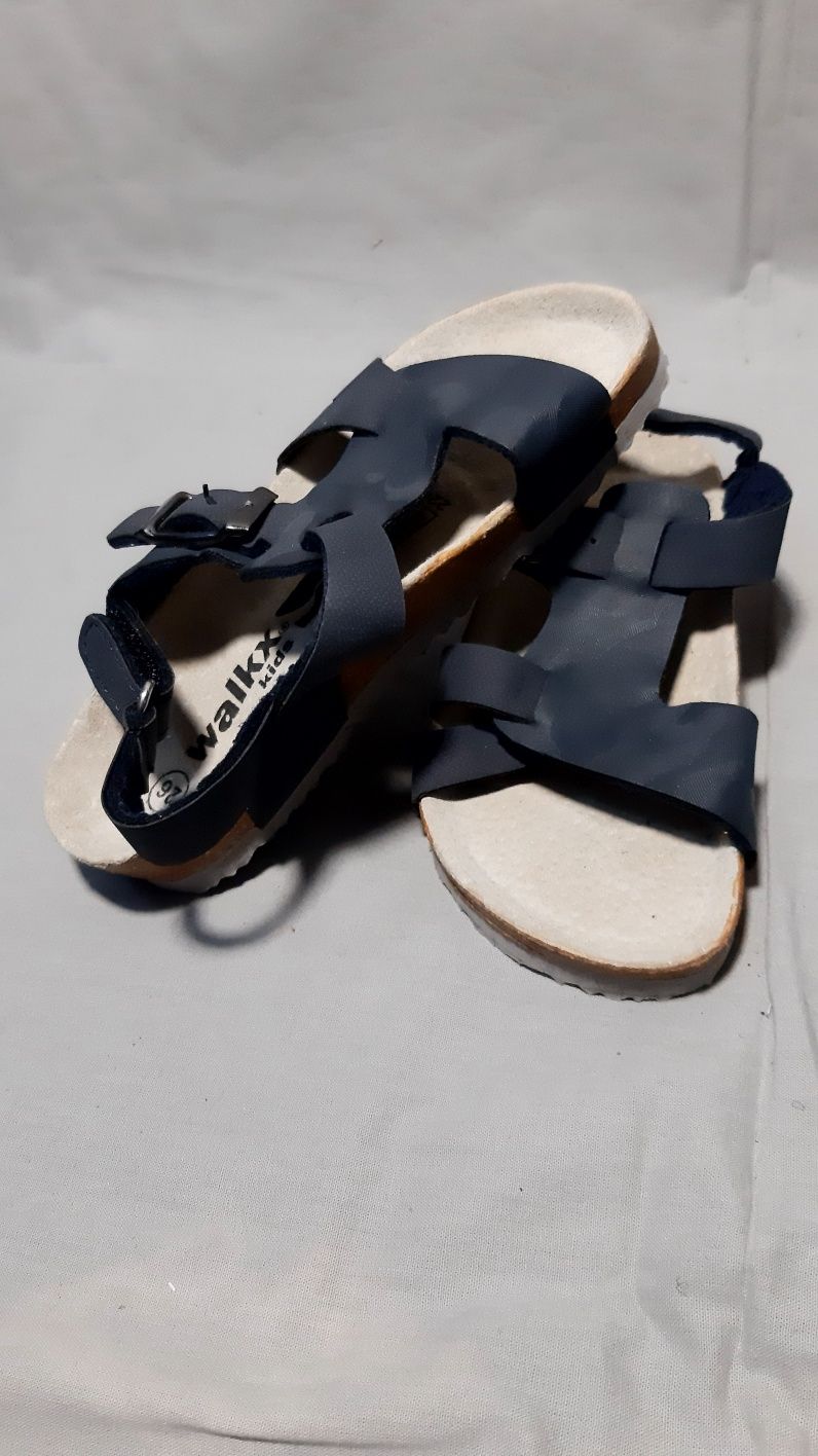 2 pares de sandalias criança
