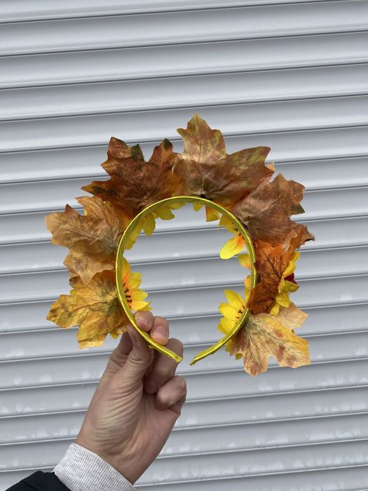 Вінок-обруч осінній з калиною та соняхами